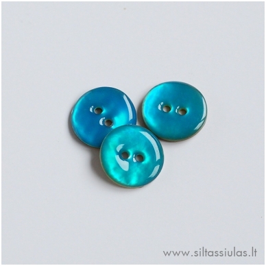 Enamel-coated mother-of-pearl button (cyan)