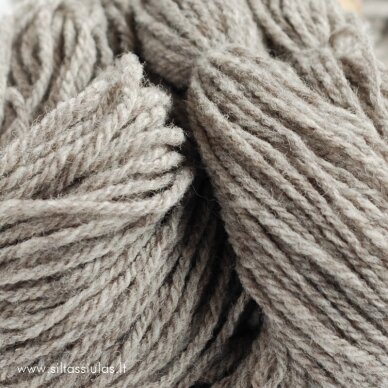 Natural Color Yarn 830 dark gray brown 1